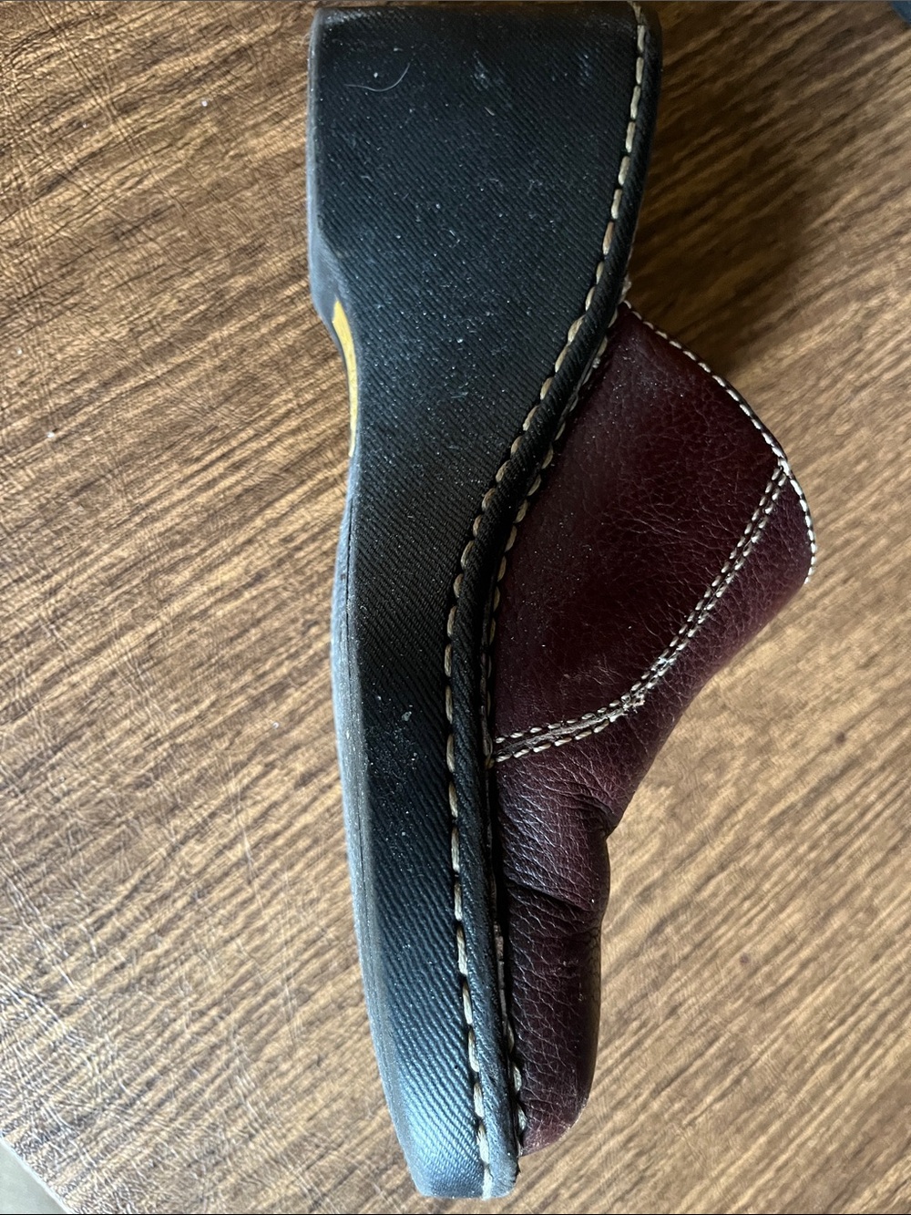 Born Women’s Brown Leather Slip-On Clogs - Picture 3 of 6